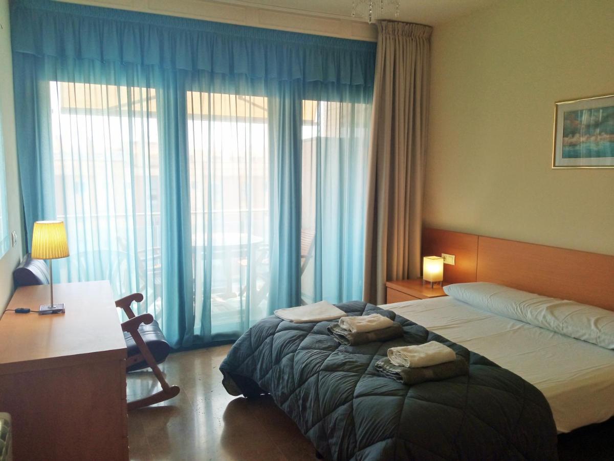 Apartamento Ainara Garden Family Apartman Lloret de Mar Kültér fotó